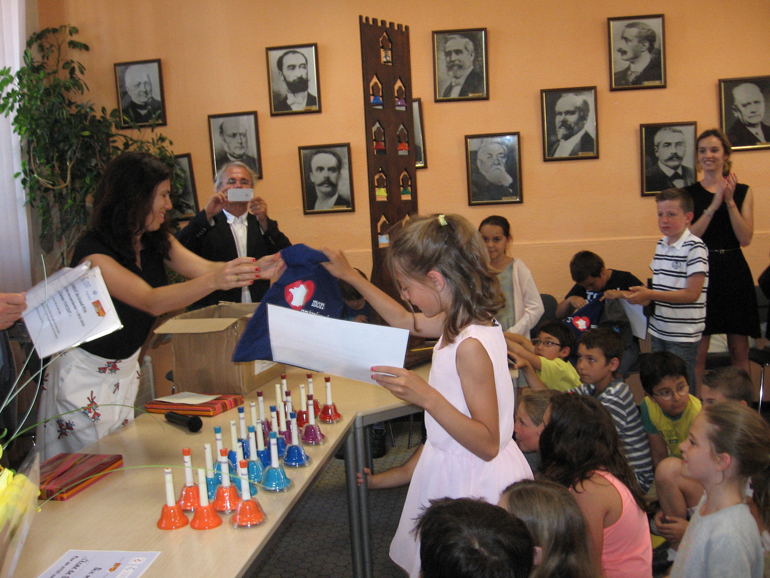 cadeaux des partenaires offerts aux élèves