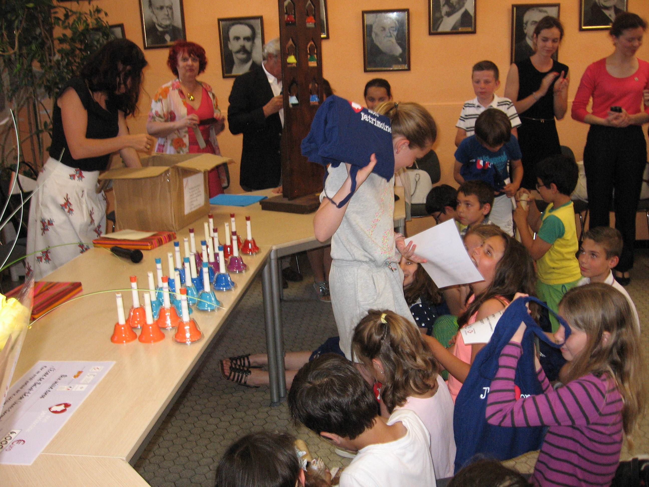 cadeaux des partenaires offerts aux élèves