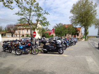 Journée Randonnée Motocycliste du Lauragais sur la place de la république de saint-léon